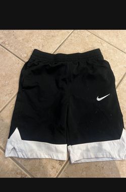 Nike boys size large basketball shorts