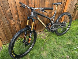 Evil Insurgent Large w/Fox Factory 36 and DHX2 i9's and Nobl carbon rims
