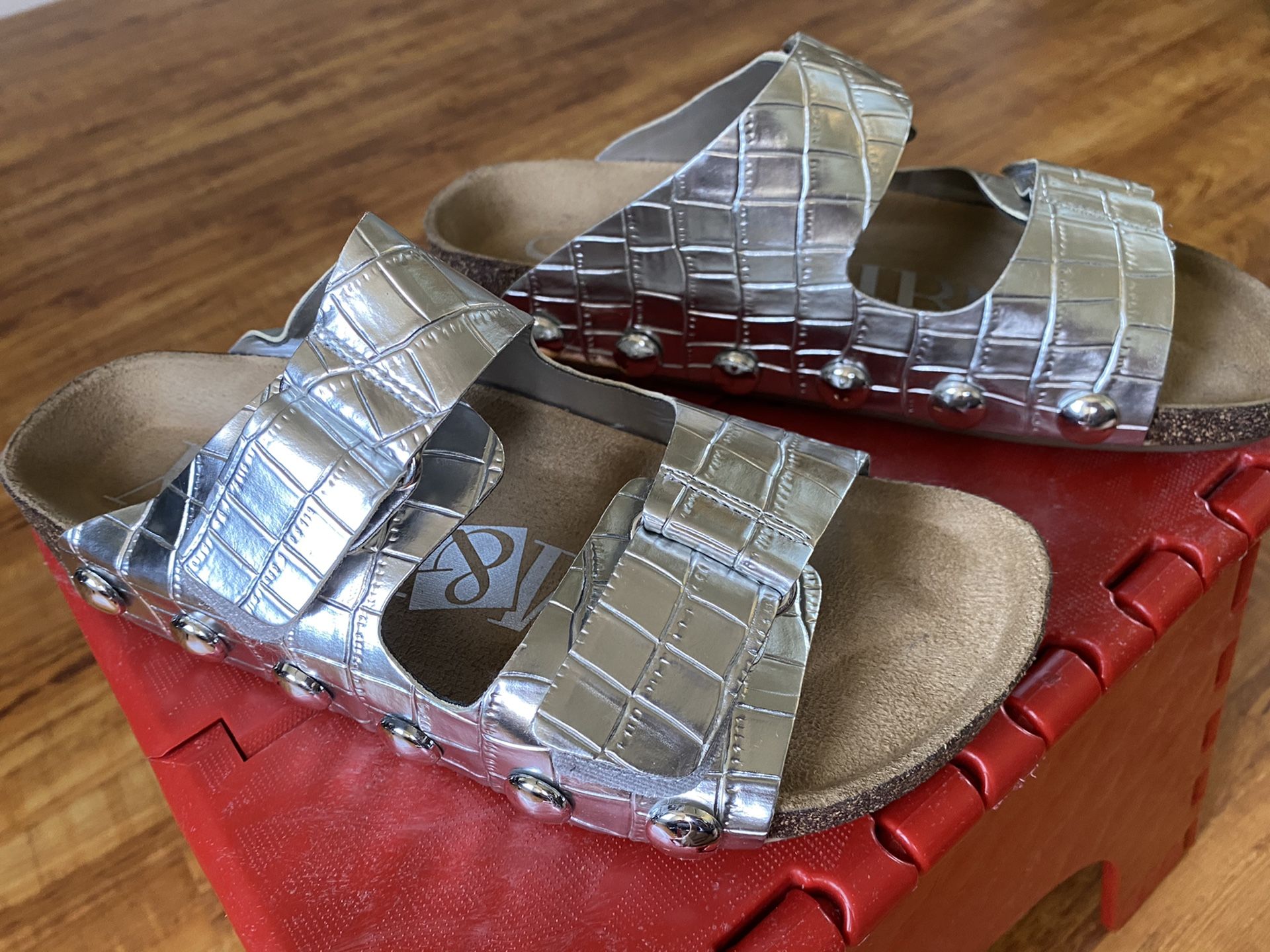 Sam & Libby Ashland Studded Sandal Size 5