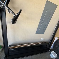 Retrax Bed Cover Off A Ford F150 20-23