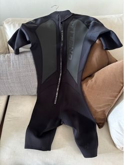 Short sleeve wet suit