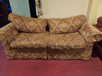 Mathis brothers sofa couch paid over 2500 Moving my sell 200 Very comfortable