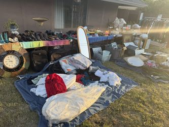 Random Items / Venta De Todo Oy Today