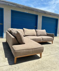 Macy’s Midcentury Modern Sectional Couch 🛻Delivery Available🛻