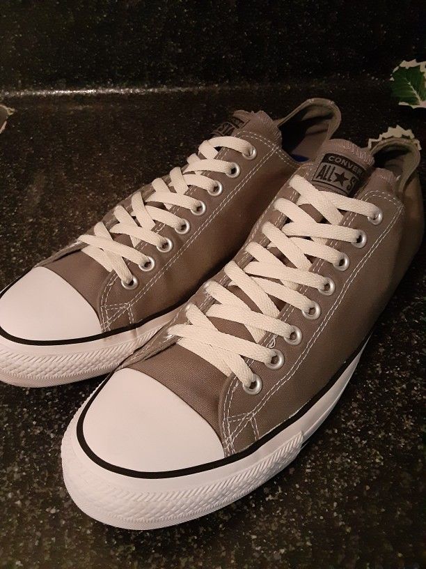 Converse mens 13 Like new 
