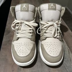 Jordan 1 Legend Mid 