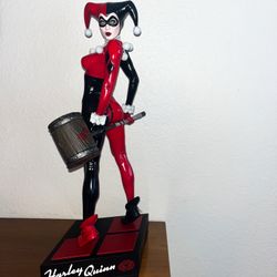 Harley Quinn Batman Sideshow Collectibles Statue Premium Format