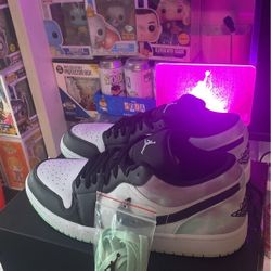 Air Jordan 1 Low SE White/ Mint foam-Black 