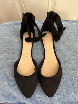 New Charlotte Russe Flat Shoes - Size 7