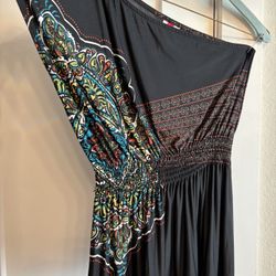 Size Medium - Black Off-Shoulder Top with Colorful Pattern