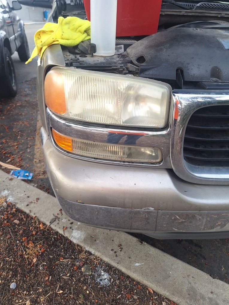 HEADLIGHT RESTORATIONS