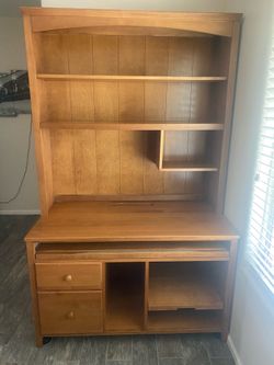 Ethan Allen desk with hutch
