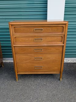 Drexel Cascade Vintage Mid Century Modern Walnut Finish 5 Drawer Chest Dresser