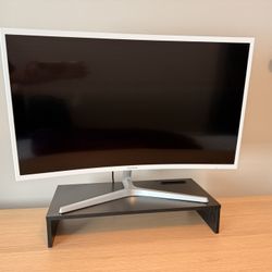Samsung 32-inch curved LED monitor