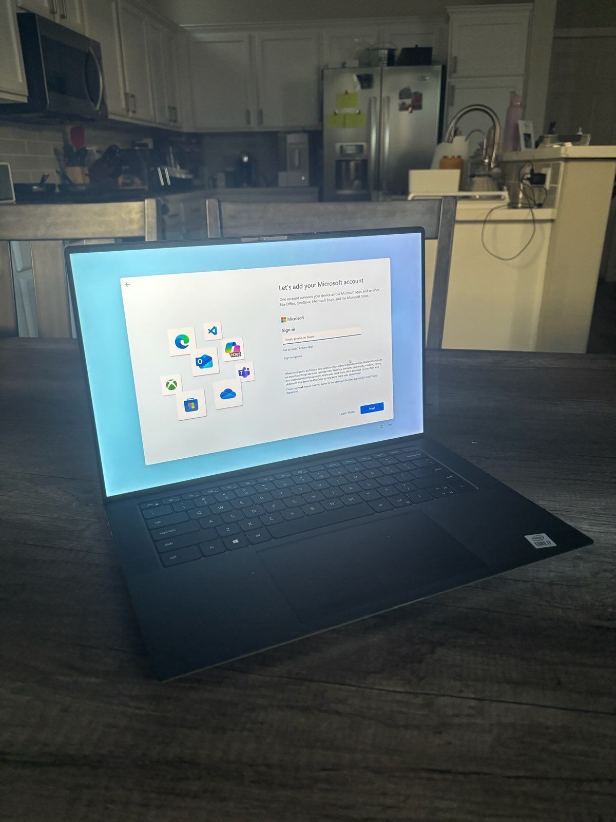 NEW CONDITION DELL XPS 15 9500 1TB SSD 32GB RAM 15.6in
