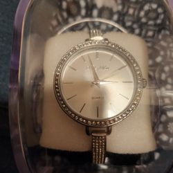 STUNNING LADIES DRESS WATCH