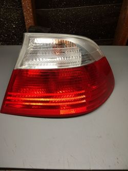 BMW 3 Series 00-03 Driver Side Rear Tail Light