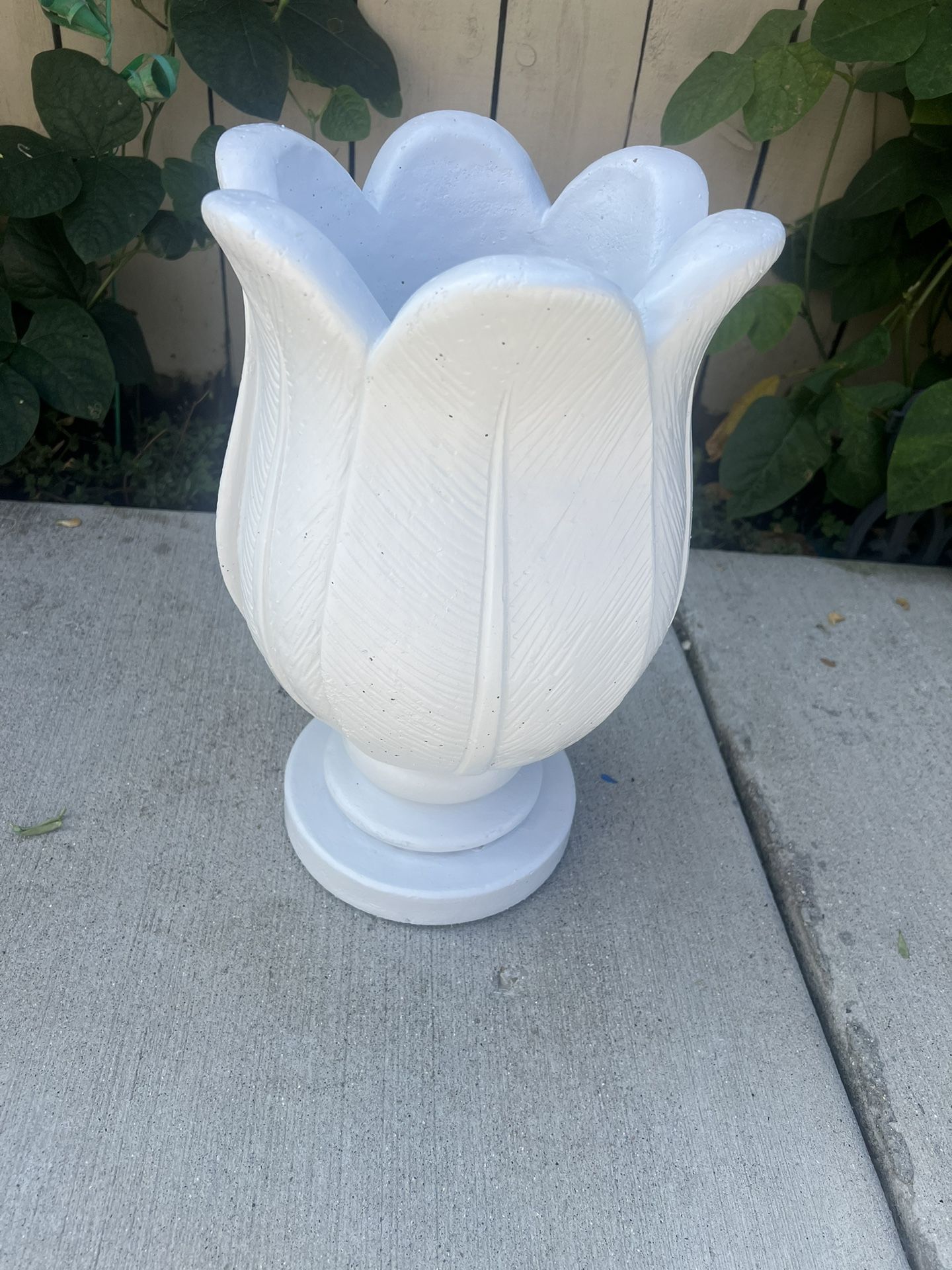 Concreet flower pot