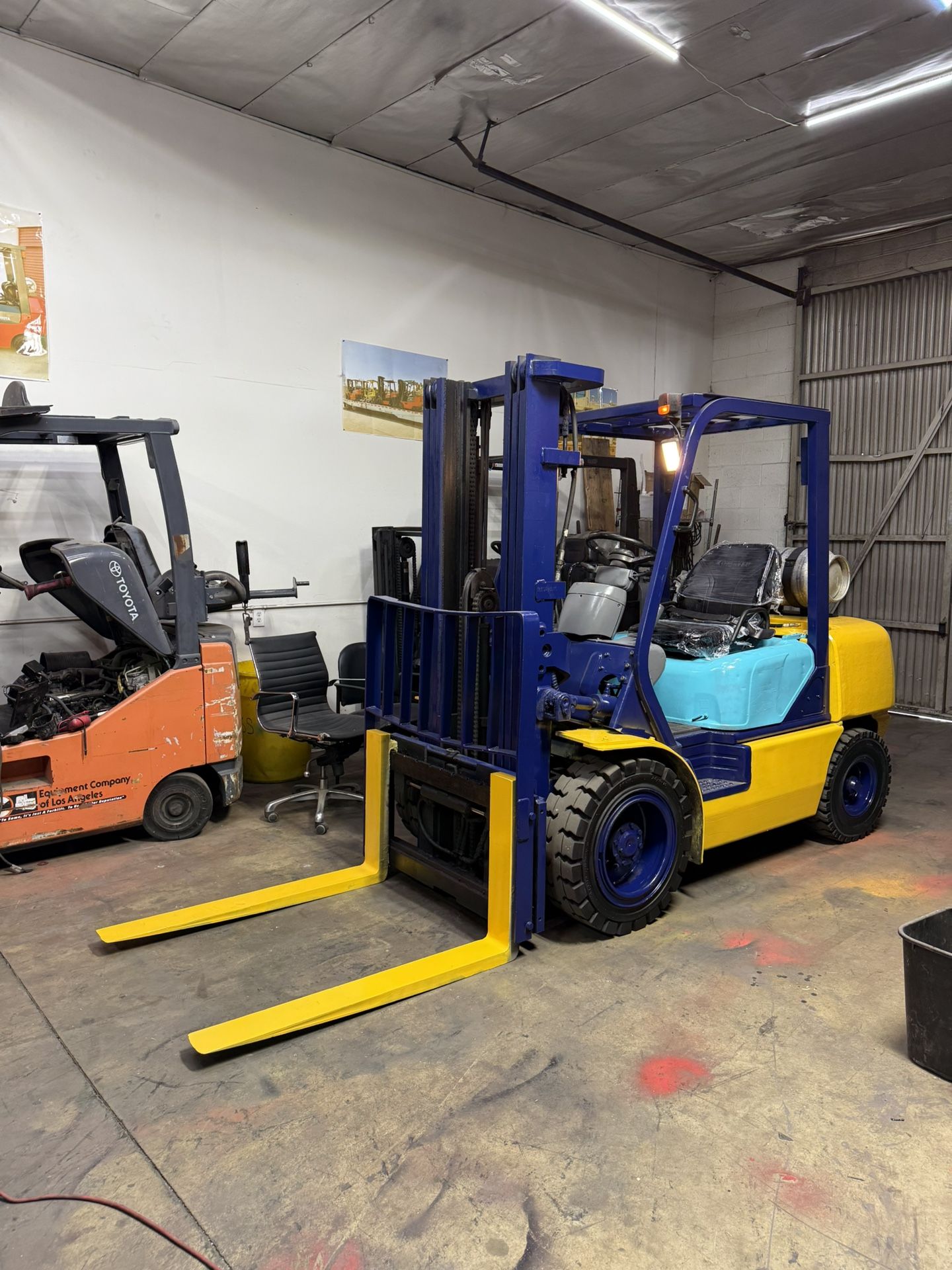 2010 KOMATSU FORKLIFT 6000lb