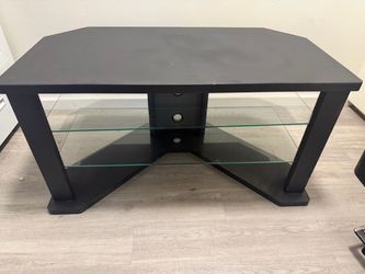 Entertainment center / tv stand