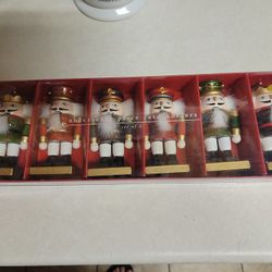 NEW NUTCRAKER CARD HOLDER SET 6. $35 FIRM PRICE 