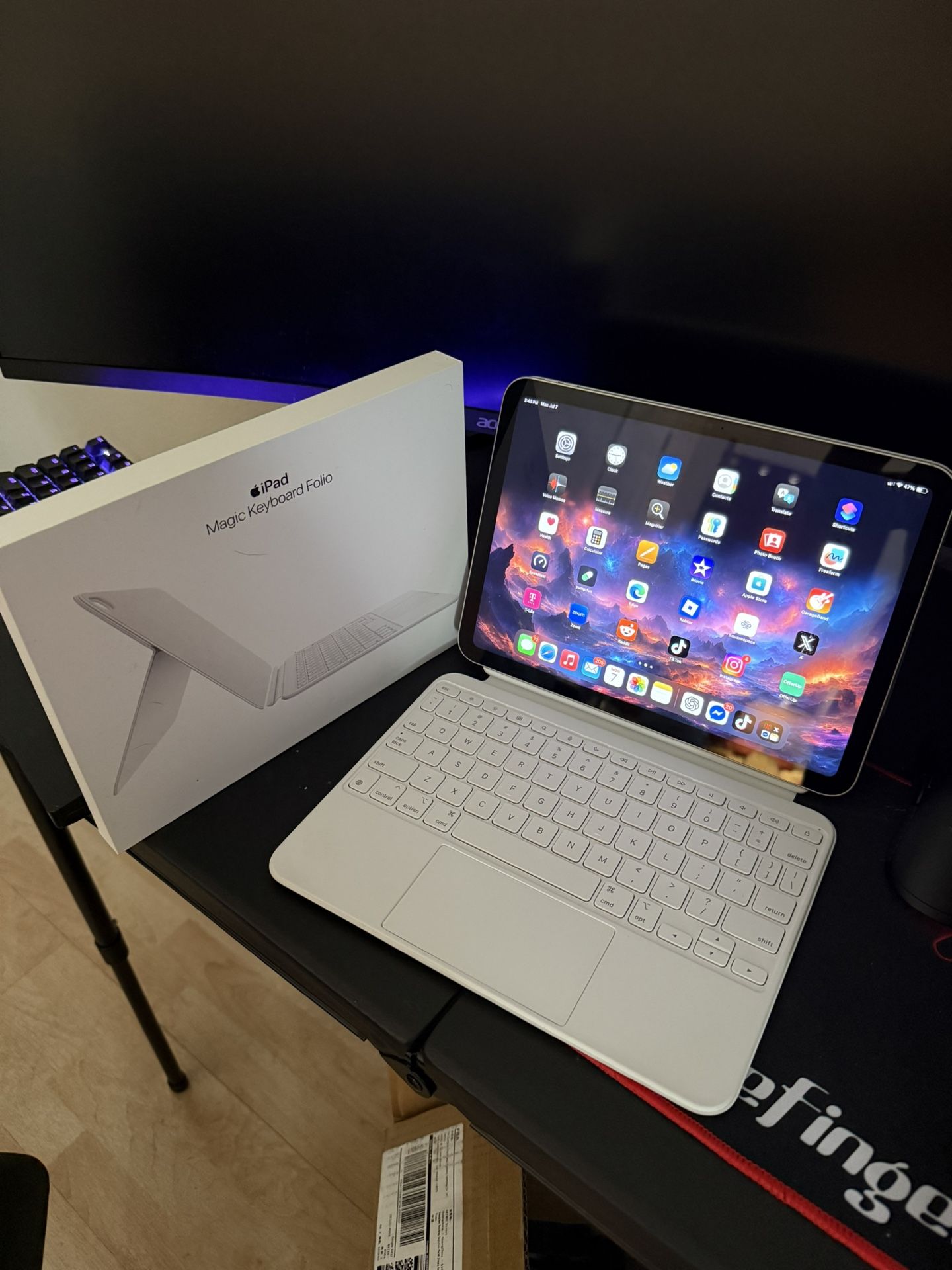 iPad 11th Gen Cellular & Magic Keyboard