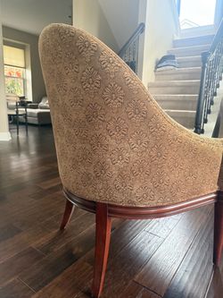 Accent chair