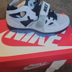Nikes 120