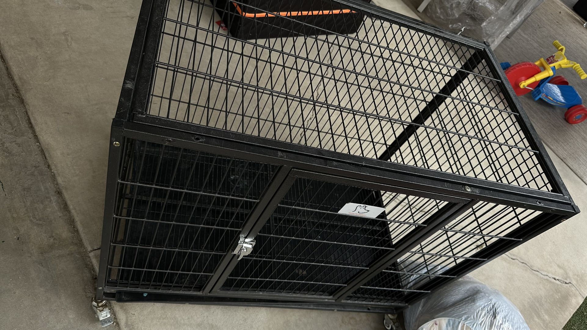 37" Dog Kennel With Wheels