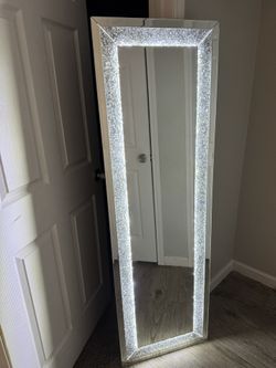 Led Sparkly Mirror 