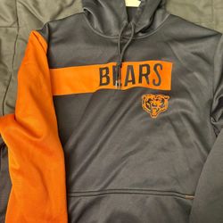 Men’s Small Sweatshirts/Hoodies Lot of 4, 2 NEW, 2 Excellent Condition