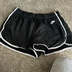 Women’s Nike Shorts Medium 