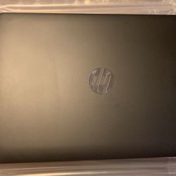 Like New hP Crome Computer
