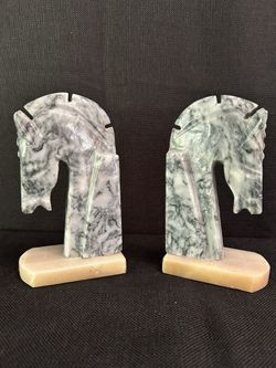 VINTAGE MARBLE HORSE BOOK ENDS. NICE GIFT LIKE NEW