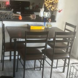 Dining Table With Chairs (4)