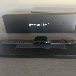 Apple Watch Nike Series 7 45mm 
