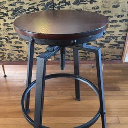 Bar Stool (adjustable Height)