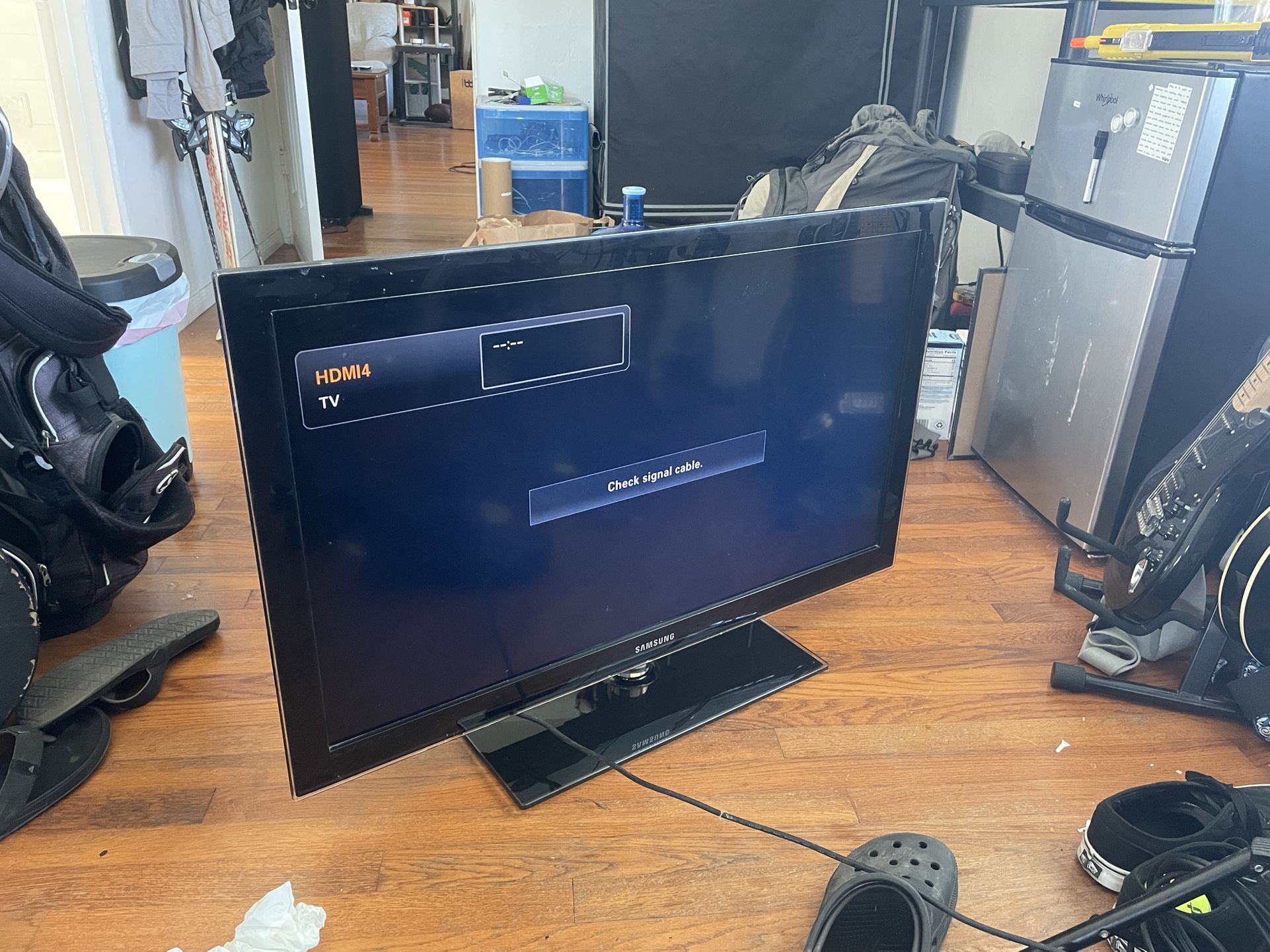 40” Samsung HD TV LN40C630