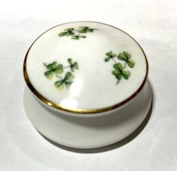 Royal Tara, Fine Irish Bone China Around Trinket Box