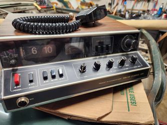 Cobra 135 CB Radio / HAM Radio. Power cord + Mic.