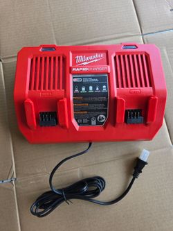 Milwaukee M18 Dual Bay Rapid Charger