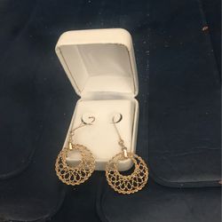 14 K Gold Ear Rings Excellent condition