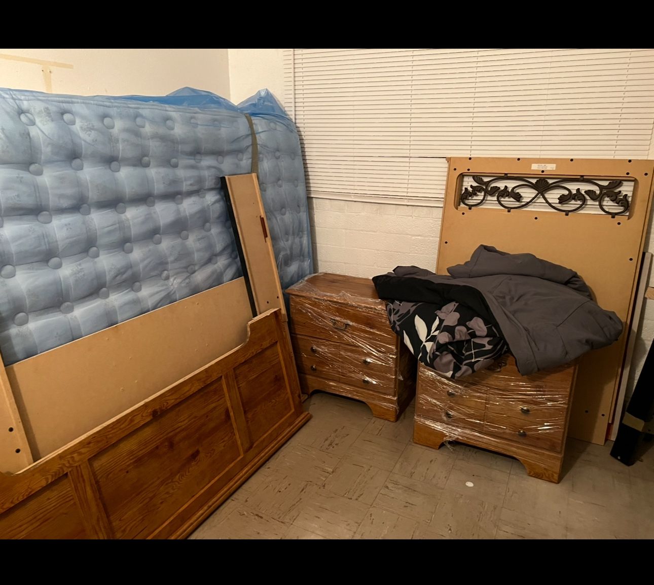 Queen Size Bedroom Set.