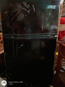 Artic mini fridge with freezer