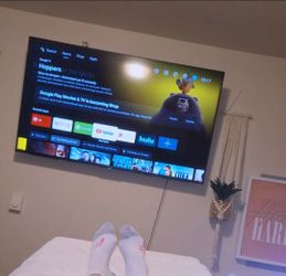 Tv with wall mount