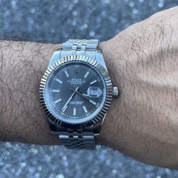 Gray Sub Watch 