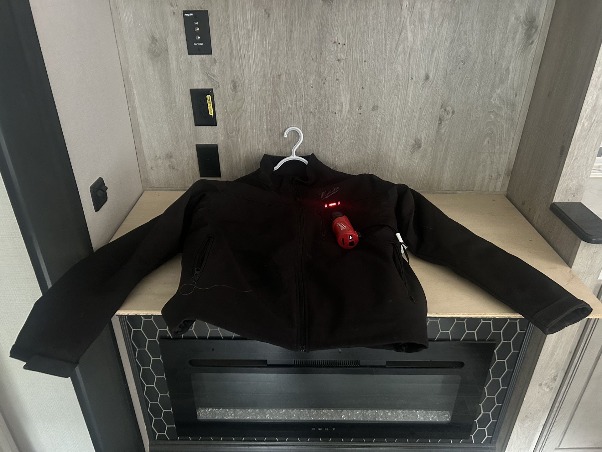Milwaukee M-12 Coat