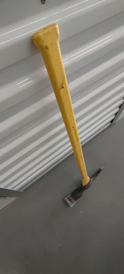 Full Size garden pick with Plastic Handle