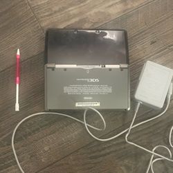 3DS with Stylus, Charger Nintendo