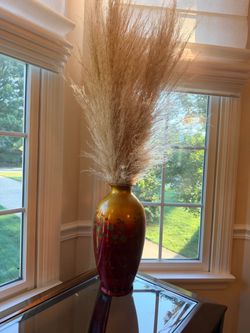 Vase and dry flowers